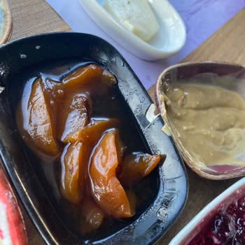 Kahvaltı Üstadı'nda Hayal Kırıklığı: Bayat Ve Bozuk Ürünler