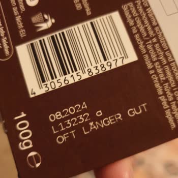 Tarihi Geçmiş Çikolata Yüzünden Mide Ağrısı