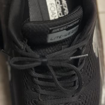 Skechers Ayakkabılarla Kaygan Zemin Tehlikesi