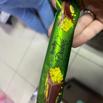 Beyoğlu Dubai Çikolatası: Tat Ve Görüntü Uyuşmazlığı