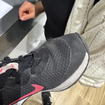 Nike Ayakkabının Hızla Yıpranması Ve Garanti Sorunu