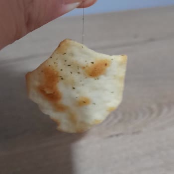 Ülker Çizi'den Hijyen Sorunu: Kraker İçinde Kıl Şoku