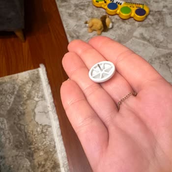 Bebek Ayakkabısında Unutulan Alarm Tehlikesi