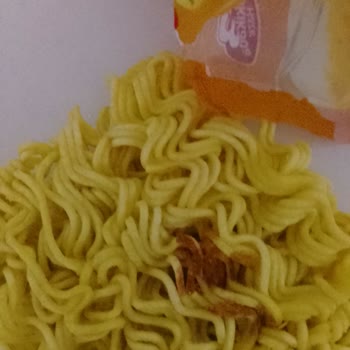 Güvendiğim Markada Hayal Kırıklığı: Noodle Üzerindeki Leke