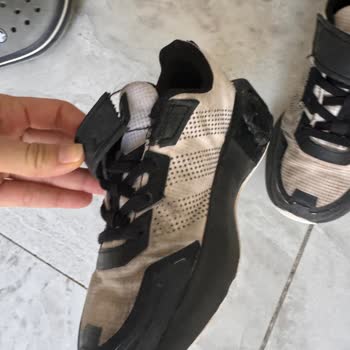 Adidas Ayakkabının Kalitesizliği Ve İletişim Eksikliği