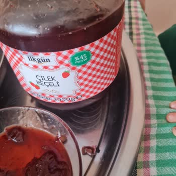 BİM'den Aldığım Reçelden Plastik Parçalar Çıktı