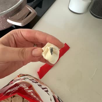 BİM'den Aldığım Mantıda Şok Edici Leke