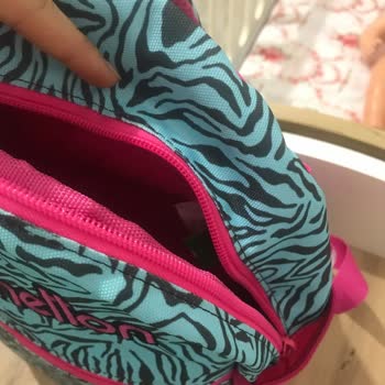 Benetton Kindergartentasche Reißverschluss nach nur drei Tagen defekt