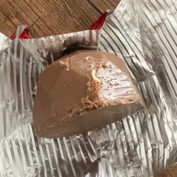 Esra Lokum Hediye Çikolatada Kurt Şoku: Müşteri Memnuniyetsizliği