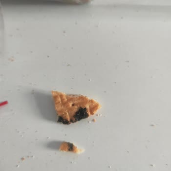 Bisküvi Paketinde Sağlık Tehdidi: Siyah Karalamalar