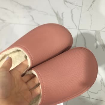 Beyond Plastik Kokusu ve Kaba Terlik