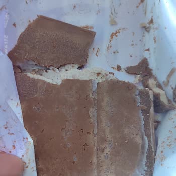 İndirimli Milka Çikolatası Bozulmuş Halde Satılıyor