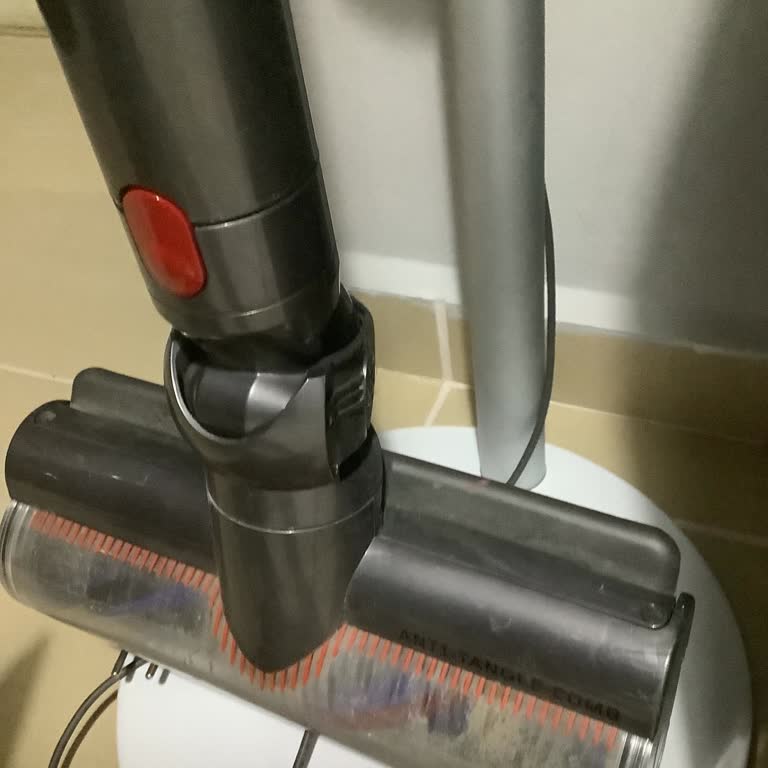 Dyson V15 Süpürge: Uzayan Bekleyiş Ve İletişim Sorunları