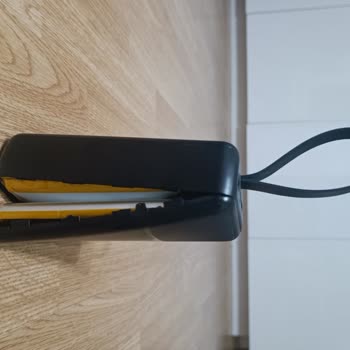 Dexim Powerbank Durduğu Yerde Şişti, Tehlike Saçıyor