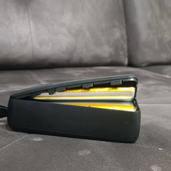 Dexim Powerbank Durduğu Yerde Şişti, Tehlike Saçıyor