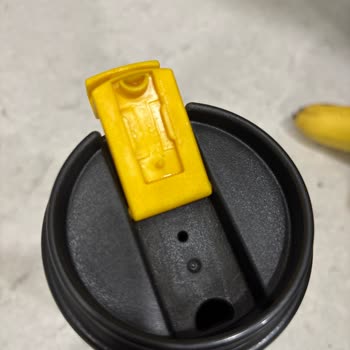 Teşhir Ürünü Termos Bardak Su Sızdırıyor