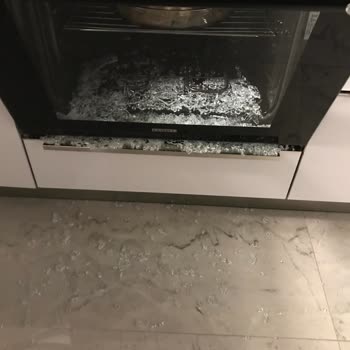 Kumtel Ankastre Fırınında Patlayan Cam Tehlikesi