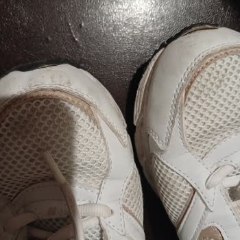 New Balance Ayakkabıda Erken Yıpranma Ve Mağaza Çalışanlarının Tutumu