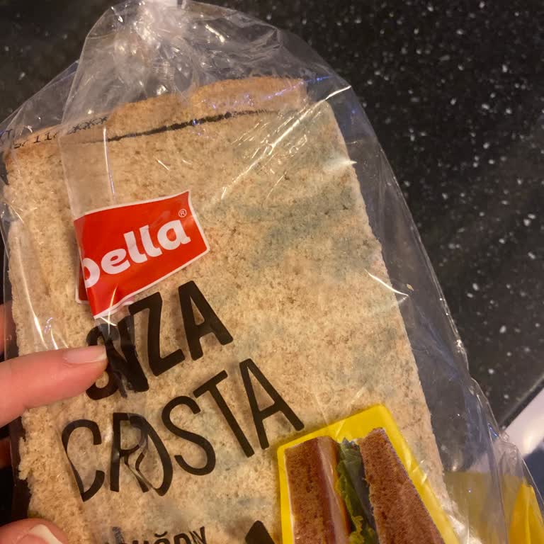 Küflü Ekmek Ve Sürekli Mağduriyet
