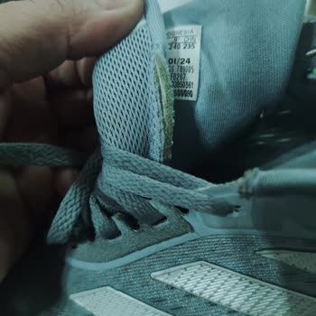 Adidas Ayakkabıda Üç Ayda Deformasyon Şoku