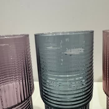 Renkli Bardakların Hızla Soyulması Ve Yetersiz Müşteri Hizmetleri