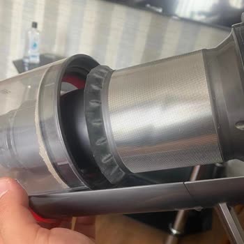Dyson Süpürgemde Güç Sorunu Çözüldü Ama Şimdi De Fiziksel Hasar Var