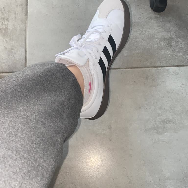Adidas Ayakkabının Rahatsız Edici Sıkılığı