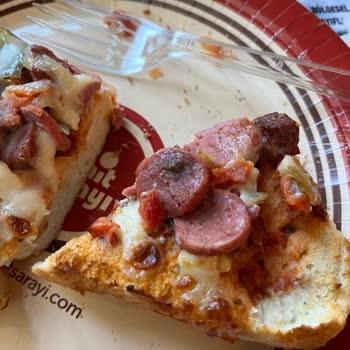 Küflü Pizza Şoku: Simit Sarayı'nda Sağlık Tehlikesi