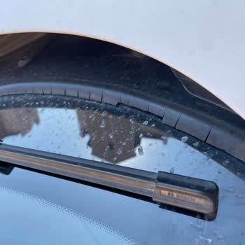 BMW F20 118i Ön Cam Fitili Sorunu Ve Su Alma Problemi