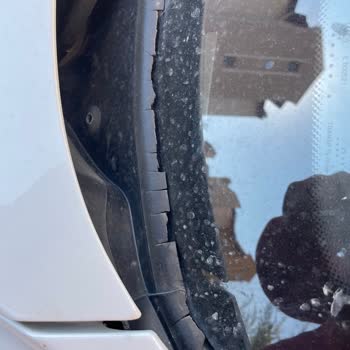 BMW F20 118i Ön Cam Fitili Sorunu Ve Su Alma Problemi