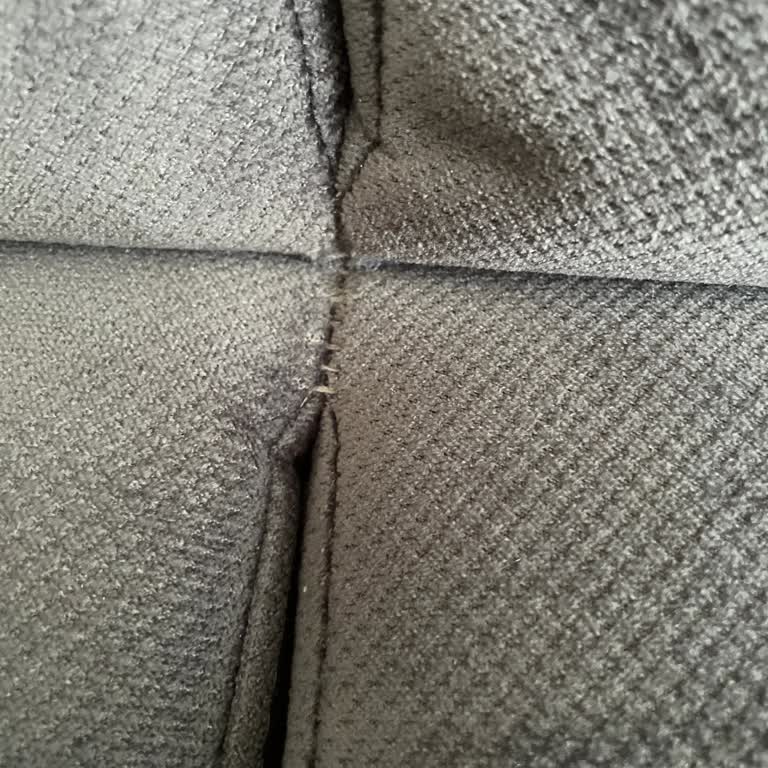 Pera Koltuk Takımında Dikiş Sorunu Ve Renk Farkı