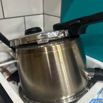 Düdüklü Tencerenin Beklenmedik Kararması