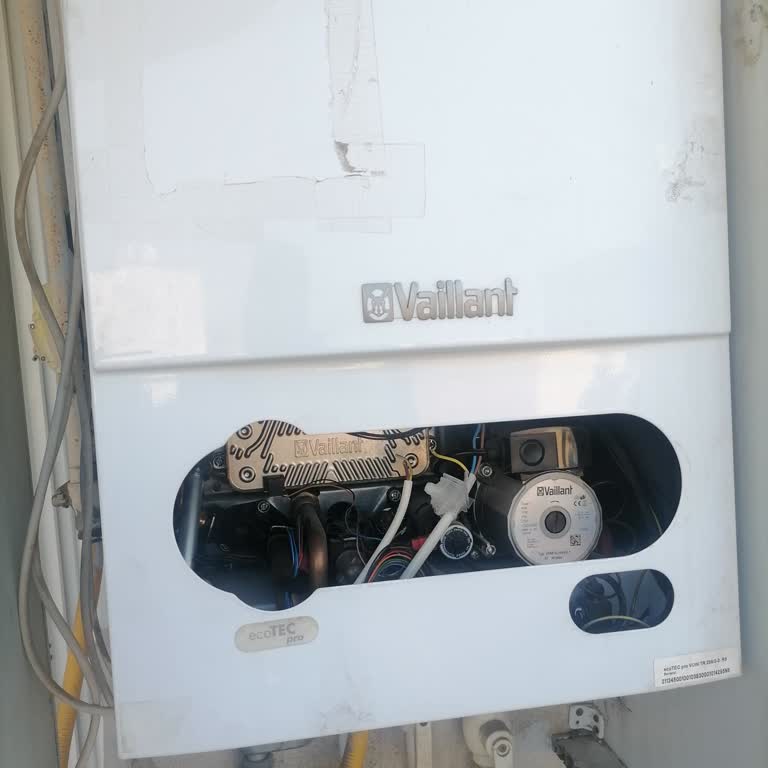 Elektrik Kesintileri Yüzünden Yanan Kombi Anakartı