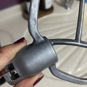 Hamur Yoğurma Aparatı Boya Akıtıyor