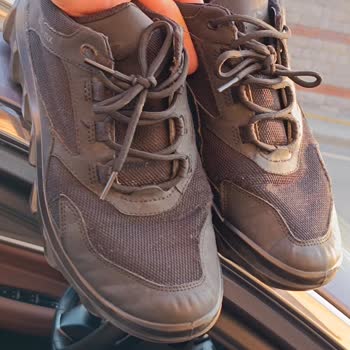 Ecco обувь быстро изнашивается, обвиняют в ошибке пользователя