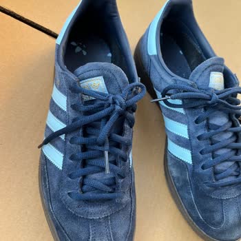 SuperStep 5 Ayda 50 Yıllık Görünen Adidas Ayakkabıya Çözüm Arayışı