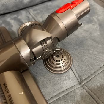 Dayanıklılık Sorunu: Dyson Süpürge Tekerlekleri Kırılıyor