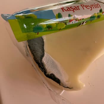 Sütaş Kaşar'da Küf Ve Metalik Tat Şoku!