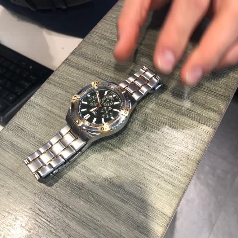 Fossil Saatte Pil Sorunu Ve Uzun Servis Süresi