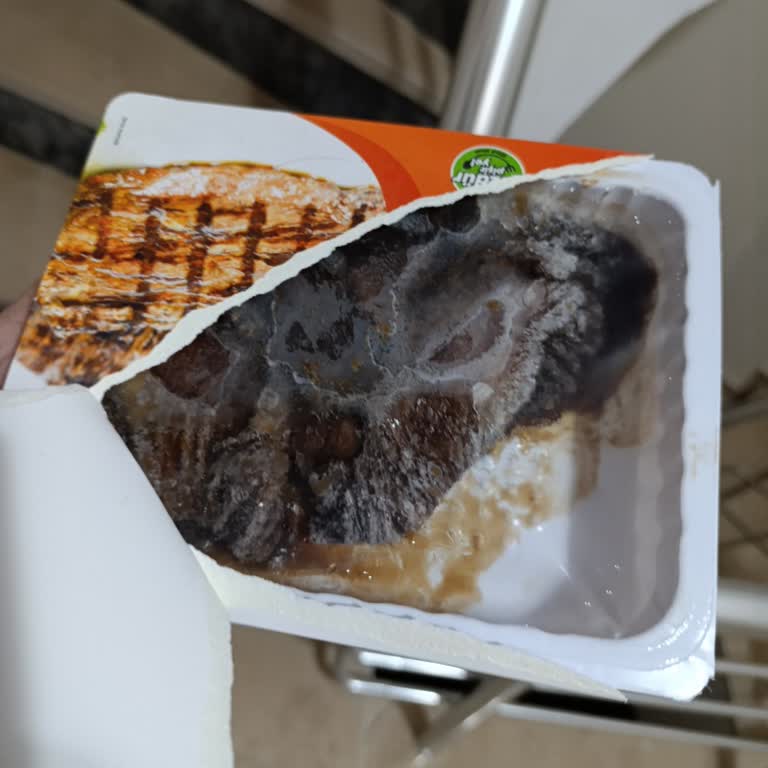 Bozulmuş Hindi Antrikot: Kötü Koku Ve Renk Sorunu