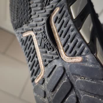 Adidas Ayakkabıda Taban Sorunu Ve Müşteri Hizmetleri İlgisizliği