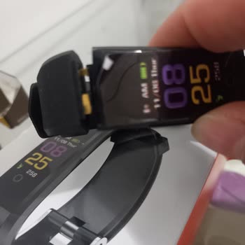 Polosmart Akıllı Bileklik: Kırılgan Şarj Yeri Sorunu