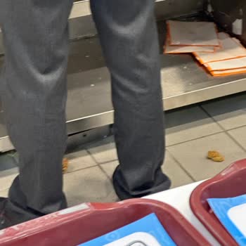 Popeyes Şubesinde Yanlış Anlaşılma Ve Kötü Muamele