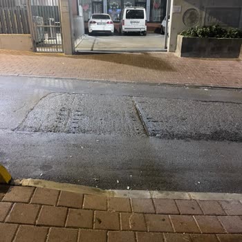 Okul Bahçesinin Düğün Otoparkı Olarak Kullanılması