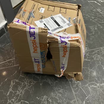 Kırık Kargo Kabusu: Hepsijet'in Hassasiyet Eksikliği