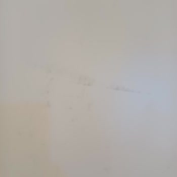 Kırık Parçalarla Gelen Gardırop Kabusu