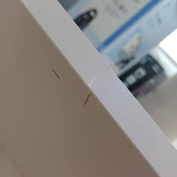 Kırık Parçalarla Gelen Gardırop Kabusu