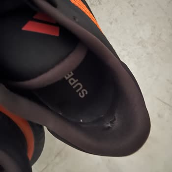 Adidas Ayakkabıda Renk Solması Ve Astar Yırtılması Sorunu