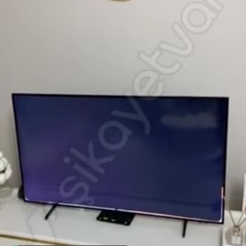 Samsung QLED 4K Kararan Ekran!