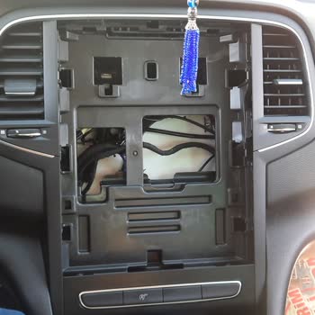 Renault Yeni Megane 4'ün Çözülemeyen Tesla Ekran Sorunu